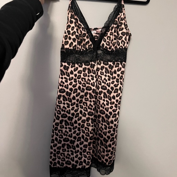 la Vie En Rose Leopard Lace Dress - Picture 5 of 5